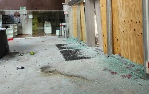 UNAM condena actos de destrucción en el CCU Tlatelolco durante marcha por el 2 de octubre