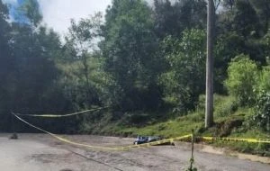 Ejecutan a tres personas dentro de un taller mecánico en el municipio Tlapa de Comonfort