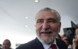 Adán Augusto formalizó empresas de hermano de Bermúdez cuando fue notario