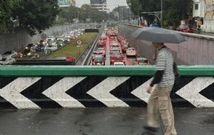 Lluvias muy fuertes con puntuales intensas pegarán de lunes a jueves a los siguientes estados