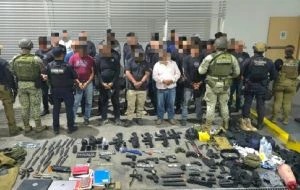 Detienen a 38 presuntos integrante de La Luz del Mundo en Michoacán, entre ellos un estadunidense