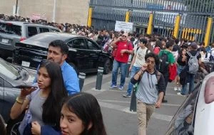 Otro desalojo en la UNAM, ahora en la Prepa 6, por supuesto artefacto explosivo