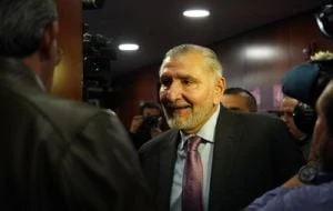 Adán Augusto López cede... en la Ley de Amparo