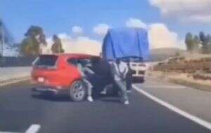 Familia escapa de sujetos armados que intentaron asaltarla en carretera a Texcoco (Video)