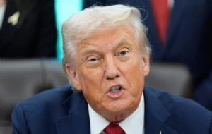 Trump utiliza el cierre del gobierno para repartir despidos y castigos políticos