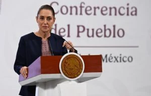 “Pura politiquería”: así reaccionó Sheinbaum a la petición de Ricardo Anaya sobre AMLO