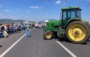 Productores de Tamaulipas se suman al paro nacional agrícola y cierran carreteras