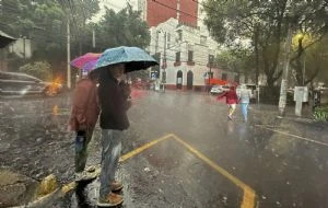 Alerta por lluvias hoy jueves en la CDMX: auguran granizo en once alcaldías en la tarde y noche