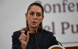 Sheinbaum anuncia que levantarán encuesta sobre la reforma electoral