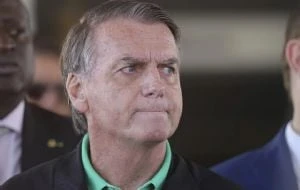 Corte Suprema de Brasil ordena arresto domiciliario para el expresidente Jair Bolsonaro