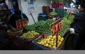 Peso inicia con leve avance pese a nulo crecimiento económico en México y señales mixtas en EU