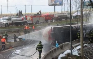 Tras la megaexplosión de gas en Iztapalapa, la CDMX apura regulación de pipas