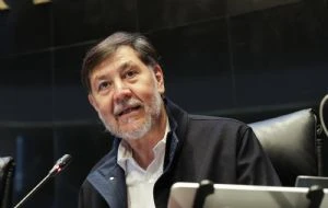 Fernández Noroña no descarta reelegirse como presidente de la Mesa Directiva del Senado
