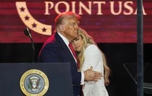Trump elogia a Charlie Kirk como un “mártir” y destaca su impacto en el movimiento conservador