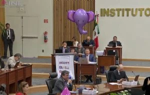 Con todo y “elefante en la sala”, consejeros del INE vuelven a chocar por “acordeones” (Video)