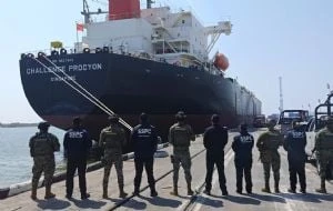 Detienen a vicealmirante tras decomiso de 10 millones de litros de huachicol en Tampico