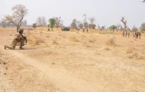 Secuestran a 25 alumnas en ataque contra una escuela de Nigeria