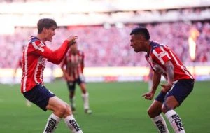 Doblete de Armando González impulsa la victoria 4-3 de Chivas sobre San Luis