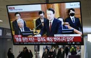 Tribunal de Corea del Sur ordena liberación del presidente Yoon Suk Yeol