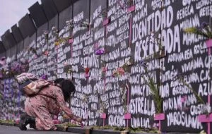 “Recordar a las víctimas es obligar al Estado a reconocer la crisis de violencia contra la mujer”