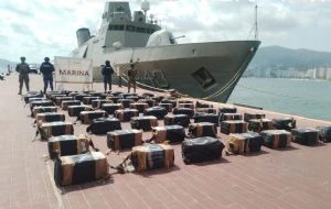 Marina intercepta 1.3 toneladas de cocaína en costas de Guerrero