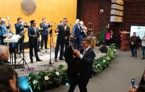 Ricardo Monreal “regaña” a diputados por baile con La Sonora Santanera (Video)