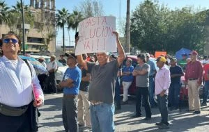 Obreros de AHMSA salen de nuevo a marchar; insostenible su situación económica