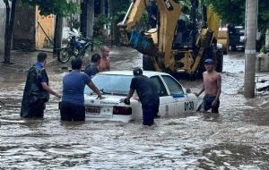 La tormenta tropical Raymond causa daños a viviendas y autos en Guerrero (Video)