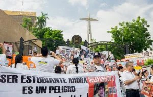 Reportan dos ataques con armas de fuego al interior de dos hospitales en Culiacán