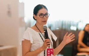 Candidata a la Corte reconoce: la justicia ha sido lejana y fría con la ciudadanía