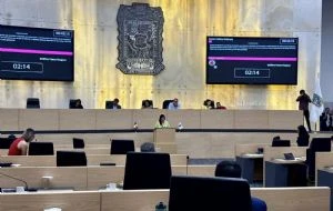 La 4T en Puebla aprueba castigar con cárcel los insultos en redes sociales