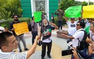 Reporteros protestan en Chilpancingo; denuncian intento de censura contra el medio “El Tlacolol”