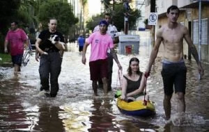 Comisión de derechos humanos pide monitorear esfuerzos de recuperación tras inundaciones en Brasil
