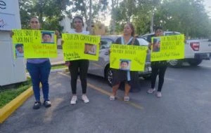 Conductor atropella a motociclista y su novia; ella estaba embarazada y perdió al producto