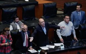 Morena y el PRI se dan agarrón por el Fobaproa