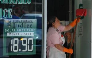 Peso pierde ante datos económicos de los Estados Unidos