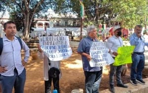 Exigen liberar a candidato a presidencia municipal y a su esposa, detenidos sin orden de aprehensión