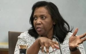 Trump despide a Lisa Cook, la gobernadora de la Fed
