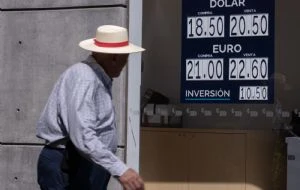 El peso se fortalece por tensiones entre Trump y Asia; cotiza alrededor de 19.33 por dólar