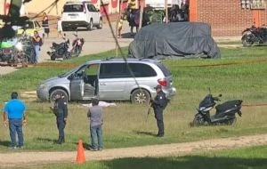 Matan a maestra del Colegio de Bachilleres frente al plantel y ante estudiantes en Oaxaca