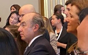 Fernández Noroña se encuentra a Felipe Calderón en audiencia del papa León XIV