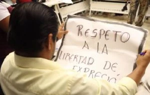Vinculan a proceso a funcionario de Puebla por abuso de autoridad contra periodista