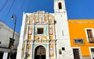 Roban arte sacro de un templo del Centro Histórico de Puebla