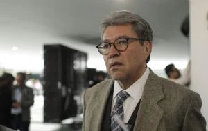 Monreal sugiere que comparezcan juntos los titulares de la SSPC, Marina y Defensa en San Lázaro
