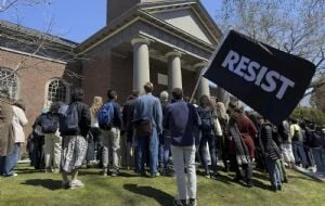Solicitantes de visa estudiantil deben tener redes sociales públicas: Gobierno de EU