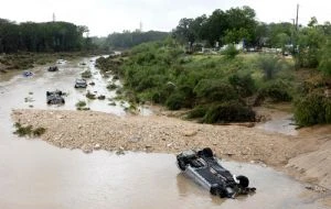 Número de muertos tras lluvias en San Antonio, Texas, aumenta a 11