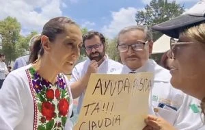 Madre de niño con cáncer reclama a Sheinbaum por falta de medicamento (Video)