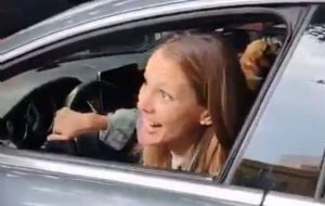 #LadyRacista ofrece disculpa pública “sincera y sin reservas” (Video)