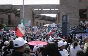 Militar evade pensión y servicio médico para su hija con ayuda institucional