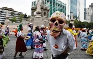 Desfile de Día de Muertos en CDMX tuvo una asistencia de un millón 450 mil personas